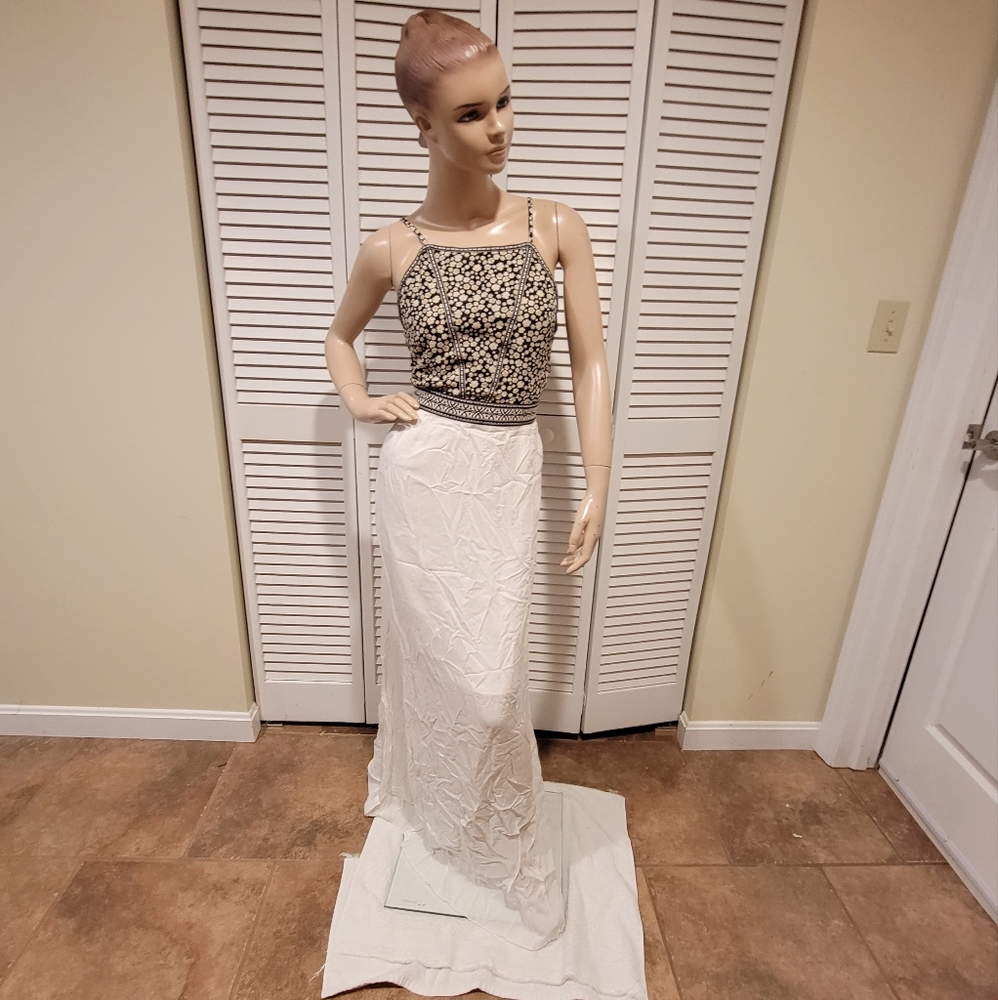 Soieblu Maxi Dress Size Medium Black White Floral